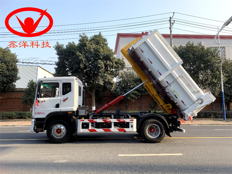 3950東風(fēng)D9勾臂垃圾車