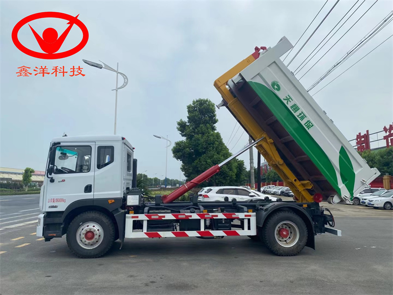 18噸東風(fēng)D9勾臂垃圾車